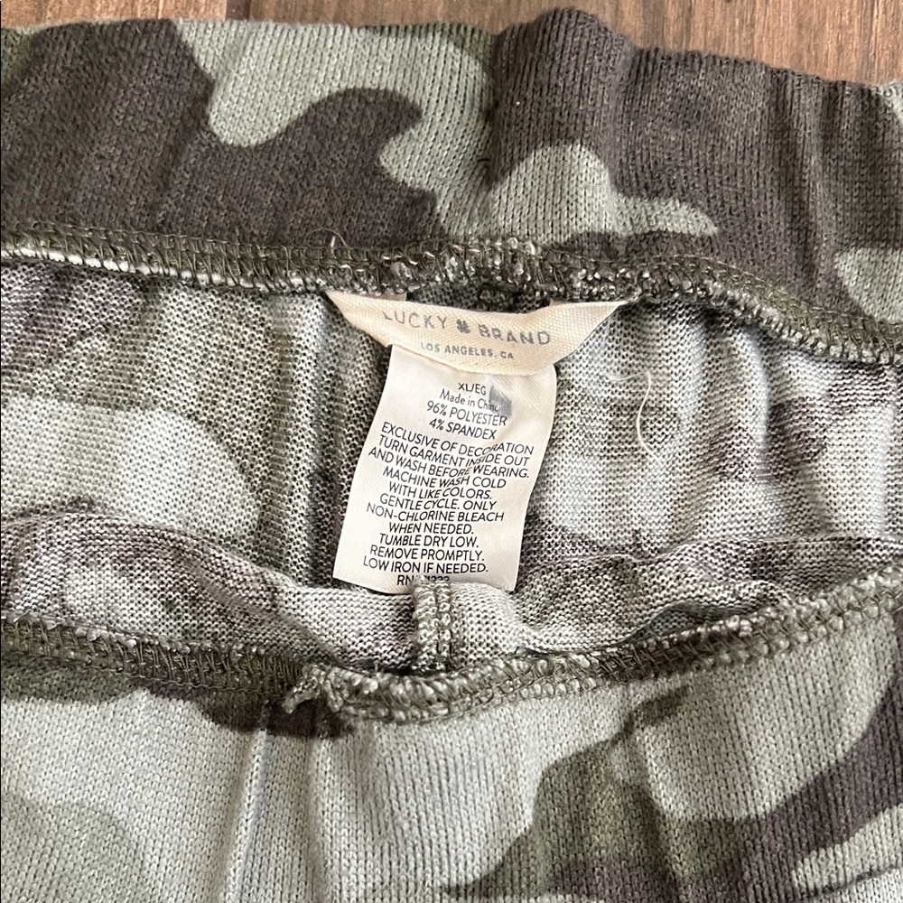 Lucky Brand - 4 Piece Set Camouflage Lounge Set - Picture 7 of 16